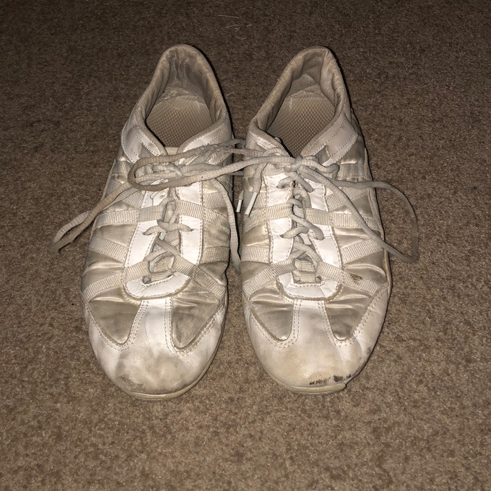 Nfinity cheer shoes
